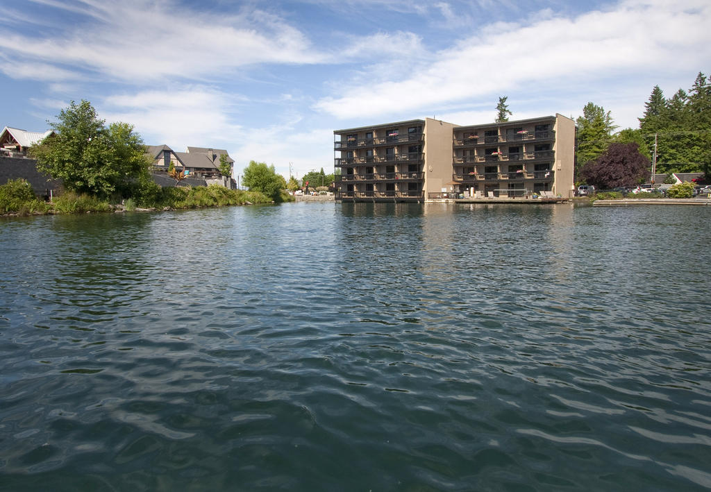 Lakeshore Inn Лейк-Освеґо Екстер'єр фото